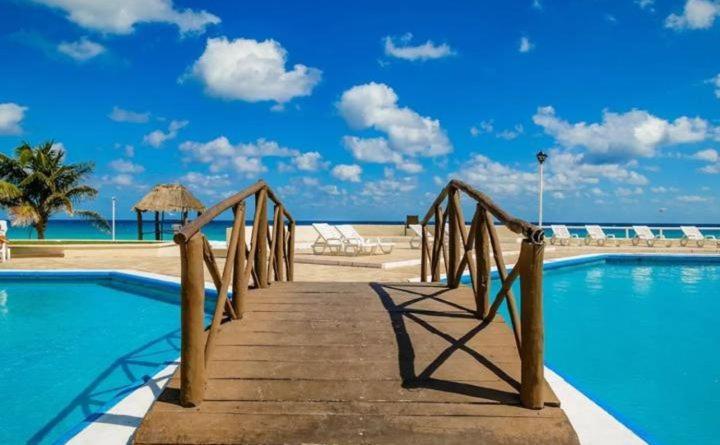 Beachfront Apartments Cancún Exterior foto