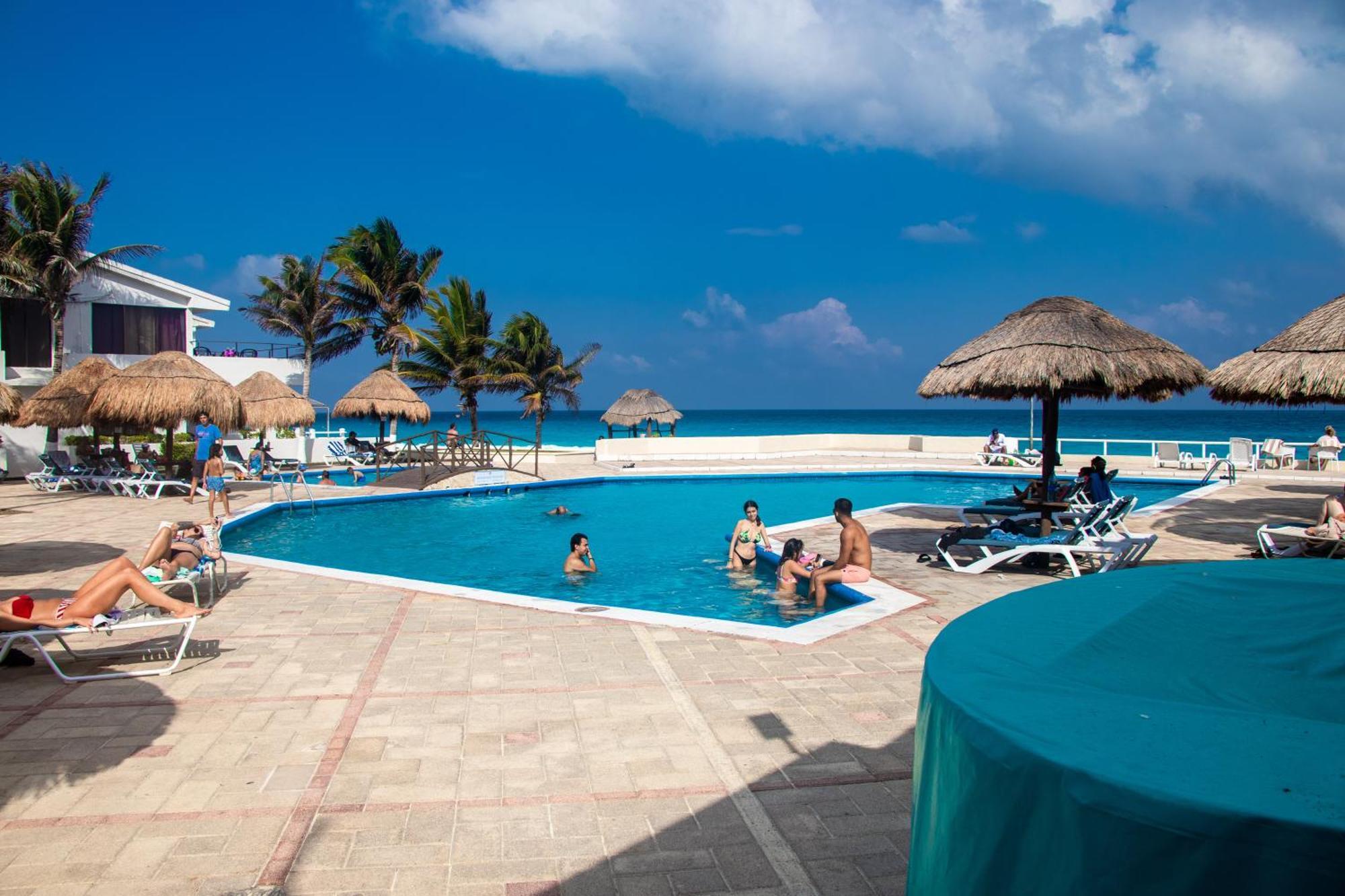 Beachfront Apartments Cancún Exterior foto